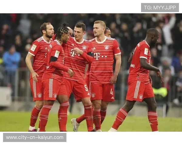 德甲拜仁中场穿插见效，攻势连绵不断